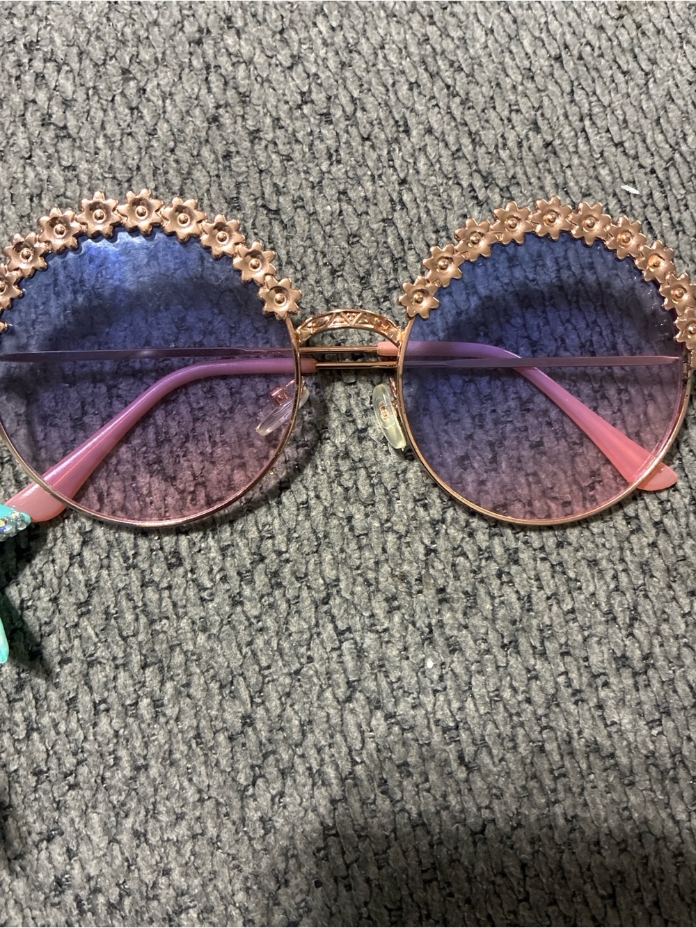 Round Floral-Trim Pink & Purple Gradient Sunglasses